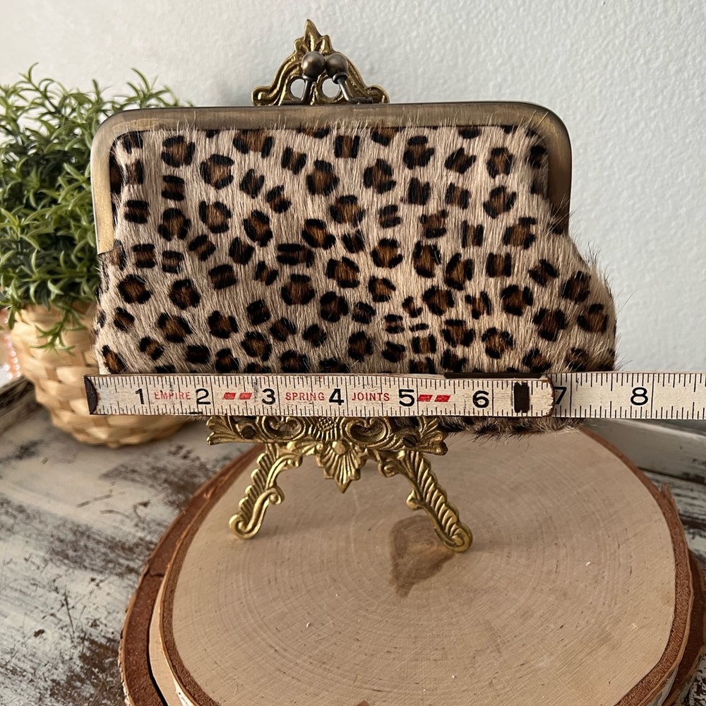 Vintage Hair on Hide Leather Leopard Animal Print Kiss Lock Clutch Handbag Purse - Picture 5 of 7